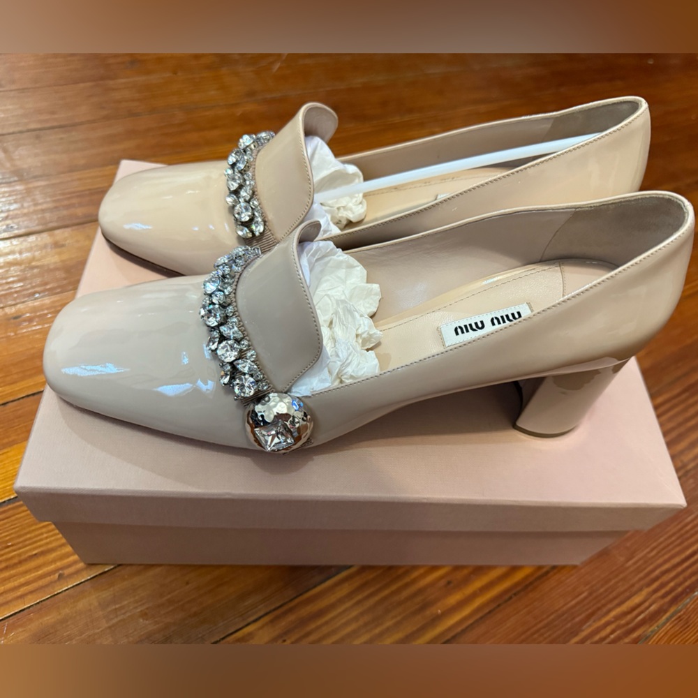 Authentic New in Box Miu Miu Crystal Embellished Pumps size 40
